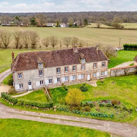 Holiday home Stunning In De Breteuil *